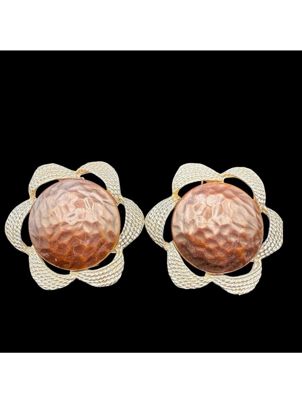 Vintage Large Hammered Copper Center Gold-Tone Flower Clip Earrings 1.75”